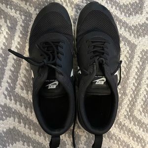 black/white nike air max thea, size 10